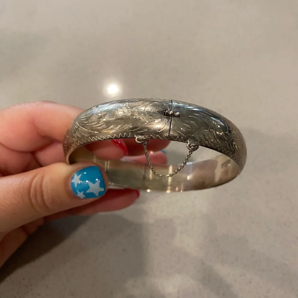 Vintage Sterling Silver Floral Bangle Bracelet Feminine Quiet Luxury - Picture 5 of 9